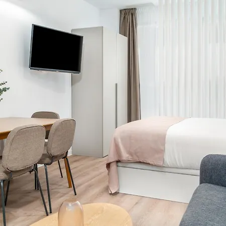 Limehome Valencia Carrer D'Antonio Ferrandis Exterior photo
